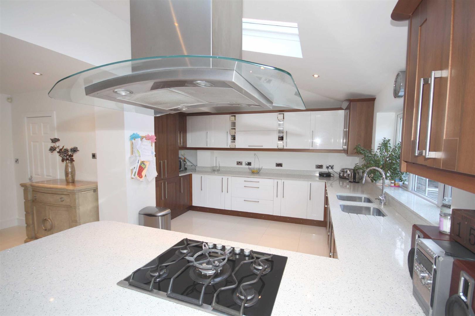 Petts Wood Road, Petts Wood